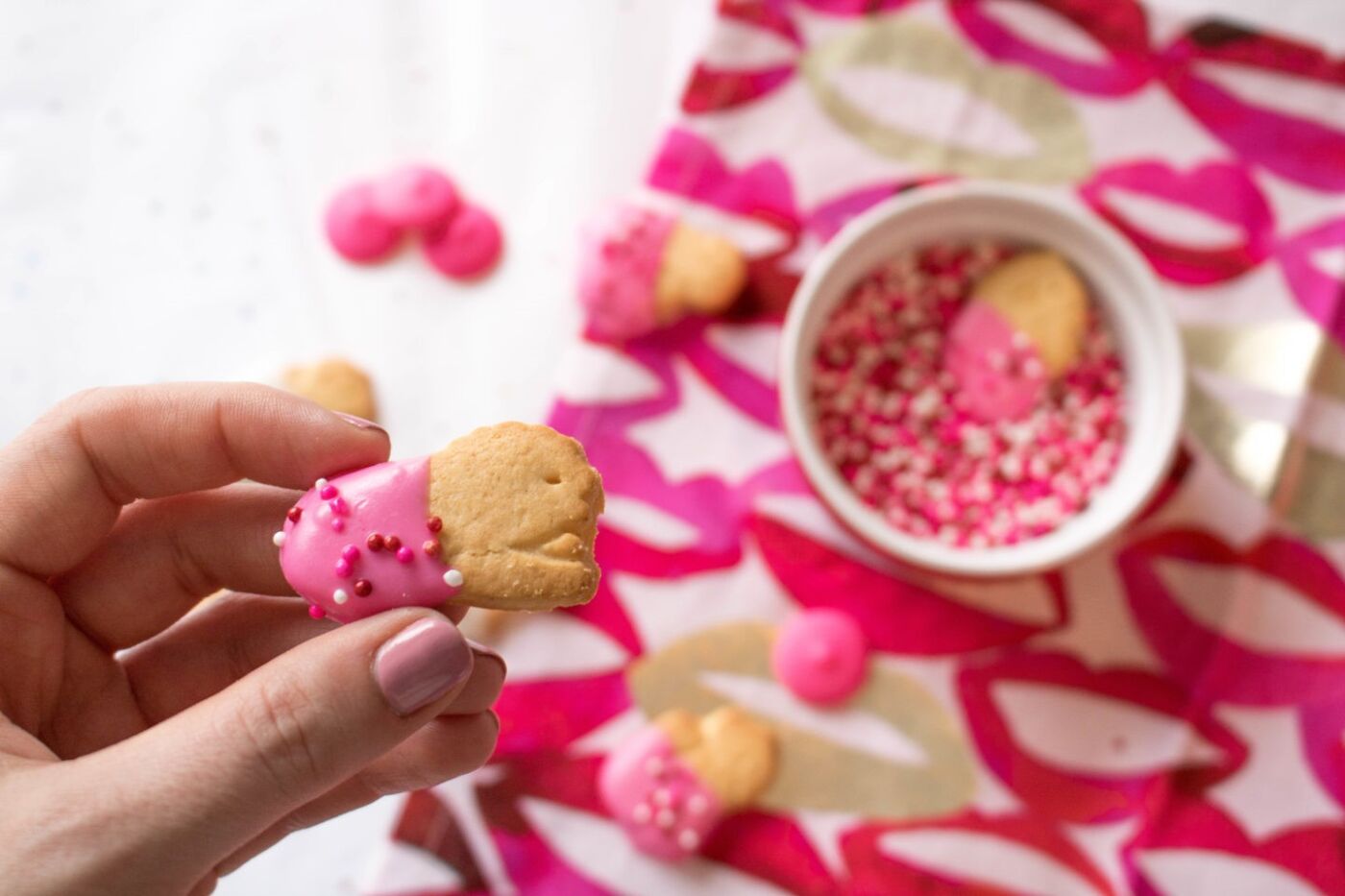 chocolate-dipped animal crackers for valentine's day treats